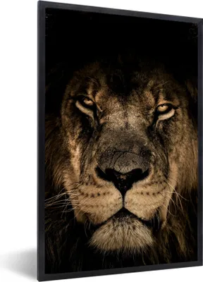 Produktbild von MuchoWow® Gerahmtes Poster Löwe - Tiere - Schwarz - Porträt 40x60 cm - Poster mit Schwarzem Bilderrahmen Wandposter Rahmen Foto Bilder - Papierdruck - Wandbilder