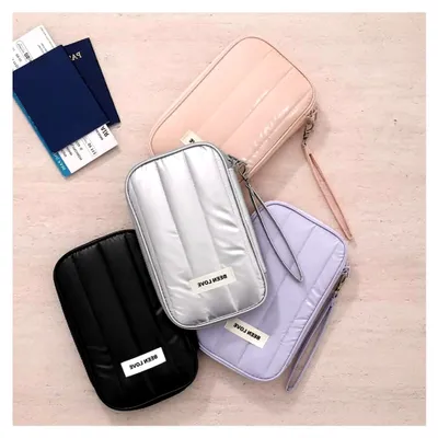 Produktbild von Reisepass Organizer von Been Love mit RFID-Schutz, wasserdichter Dokumententasche, Münzfach und Handgelenksschlaufe (Lila)