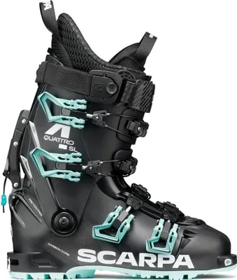 Schwarzer Scarpa 4-Quattro SL Wmn mit türkisfarbenen Schnallen und weißem Schriftzug