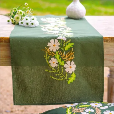 Produktbild von Vervaco Tischläufer Plattstich Stickpackung "Weiße Blumen", Stickbild vorgezeichnet, 35x95cm