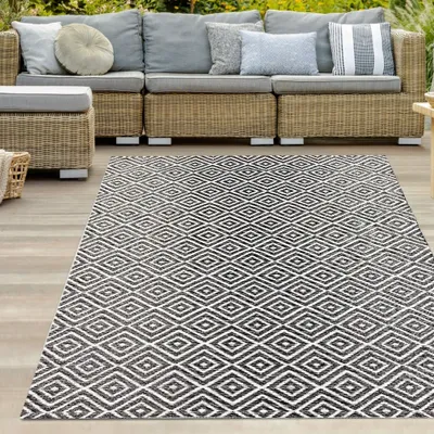 Produktbild von Pflegeleichter Kunststoff-Outdoor-Teppich mit Rautenmuster in schwarz Größe - 150 x 220 cm