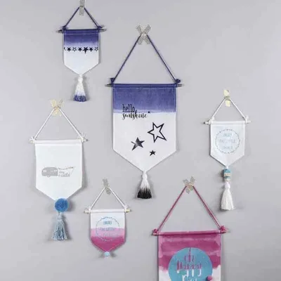 Produktbild von Hängender Wimpel aus Stoff 14 x 14 cm