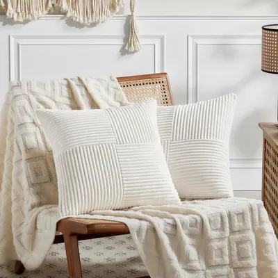 Produktbild von Set aus 2 cremefarbenen Kissenbezügen 80x80 cm, weich, moderner Dekokissenbezug für Sofa, Boho-Stil, geeignet für Sofa, Schlafzimmer, Wohnzimmer und Bett.