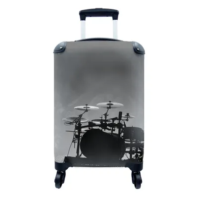 Produktbild von MuchoWow® Koffer Handgepäck Trolley Rollkoffer Kleine Reisekoffer mit 4 Rollen - Schlagzeug bei einer Rockshow - schwarz und weiß - Cabin Size < 55x40x23 cm & 55x40x20 cm - Fotokoffer - Kabinenkoffer - Boardgepäck - Reise-Box - Reisekoffer - Reisegepäck - Koffer mit Bild - Trolley für Kinder