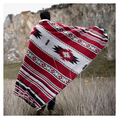 Produktbild von Boho-musternde Überwurfdecke mit weichem Sherpa-Futter, Azteken-Stil für Camping und Outdoor, leichte, gemütliche, warme Decke für Couch, Sofa, Bett, 152 x 203 cm, Rot