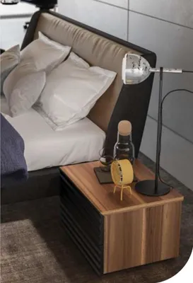 Immagine prodotto di Comodino moderno in legno Tavolino portaoggetti Tavolino da letto Camera da letto