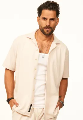Produktbild von CARISMA Herren Kurzarmhemd mit Struktur als lässiges Sommerhemd - Poloshirt für Herren Herren Polohemd T-Shirt im Regular-Fit - Strandhemd