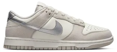 Image de Nike Dunk Low Silver Swoosh (pour femmes) - Taille EU 35,5