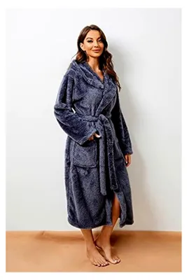 Produktbild von Flauschiger Bademantel für Damen mit Kapuze aus Fleece