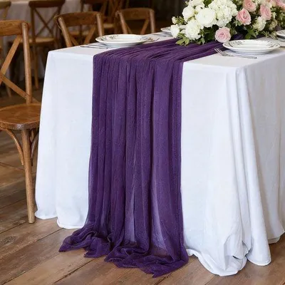 Image de Nappe en tissu fin, idéale pour les mariages, les anniversaires et la décoration d'événements ; nappe en crêpe de chiffon, d'une seule pièce, violette, 75 x 300 cm.