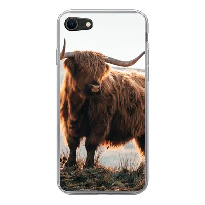 Produktbild von MuchoWow® Handyhülle Schutzhülle Hülle für iPhone 7 Schottische Highlander - Tiere - Ländlich - Landschaft - Kuh - Natur Silikon Softcase Handy Hülle - Kartenhalter