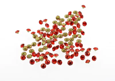 Produktbild von Vintageparts Strasssteine rot Glas rund 2 mm, 100 Stück