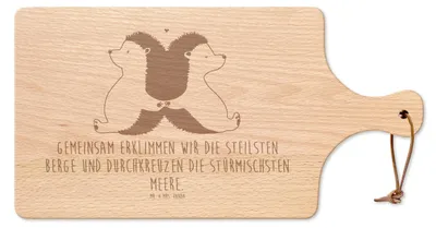 Produktbild von Mr. & Mrs. Panda Holzbrett Igel händchenhaltend - Transparent - Geschenk, Schneidebrett, schneidbrett, Verknallt, servierbrett holz, Freundin, Liebe, Frühstücksbrettchen