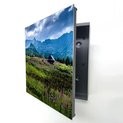 Produktbild von Schlüsselkasten Schwarz Metall, Alpen Berge Panorama Motiv hinter Glas, Moderne Schlüsselbox linksöffnend, 32x28x6,5 cm, 20 Haken für Ordnung im Flur.