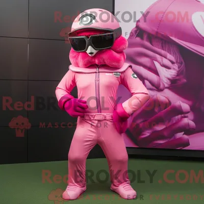 Produktbild von Maskottchen-Charakter REDBROKOLY eines rosa American-Football-Helms mit Overall und Sonnenbrille
