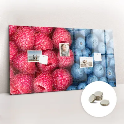 Imagen del producto de Pizarra magnética de pared, con superficie de vidrio y diseño arqueado. Incluye 5 imanes. Dimensiones: 120 x 60 cm. Diseño: fresas y frambuesas