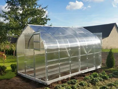 Produktbild von Gewächshaus 2,5×4 m – CLASSIC STANDARD Treibhaus mit 6 mm Polycarbonat, 2 Türen, 2 Fenster & Fundament