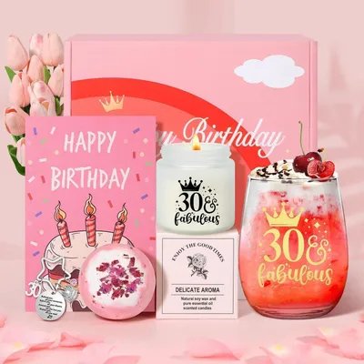 Produktbild von Geschenkset 30. Geburtstag für Frauen mit Weinglas, Duftkerze und Badebombe