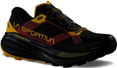 Schwarzer La Sportiva Prodigio Max Schuh mit gelben und roten Akzenten und Schnürsenkeln