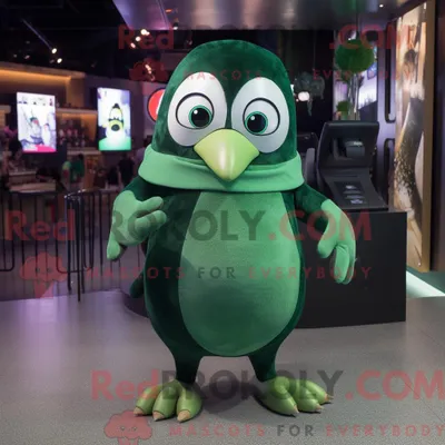 Produktbild von Grüner REDBROKOLY Pinguin Maskottchen Kostüm Charakter bekleidet mit Jeggings und Ohrringen