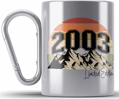 Produktbild von Trendation - 18. Geburtstag Edelstahl Tasse Karabiner Geschenk Mädchen Jungen Geschenkidee Lustig Spruch 18 Geschenke Geschenkideen zum 18 Bday 18er Tochter (Silber)