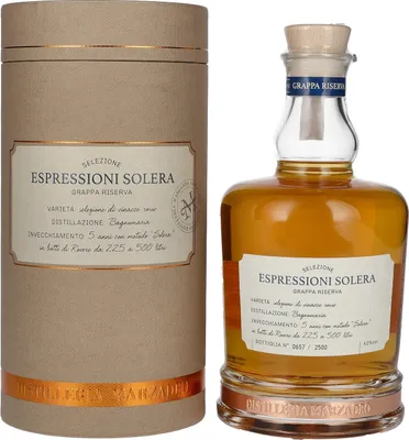 Image de Marzadro ESPRESSIONI SOLERA Grappa 42% Vol. 0,7l en boîte cadeau