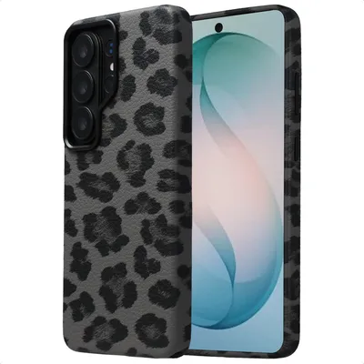 Produktbild von Selencia Sabi Rückseite mit Leopardenmuster und MagSafe für das Samsung Galaxy S26 Ultra – Midnight Black