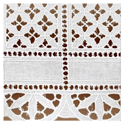 Produktbild von Scheibengardine Petrissa mit Vogtländischer Spitze | Landhaus-Scheibenhänger in Weiß | Kurzgardine im modernen Shabby Chic | Panneaux aus Baumwoll-Linon Höhe x Breite 40 x 90 cm