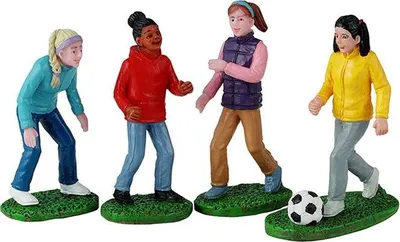 Produktbild von LEMAX Miniatur Weihnachtshaus mit Mädchen Fußballspiel Szene, 12x4x20 cm groß