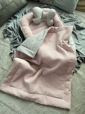 Produktbild von Waffelpique ROSA/ Mini PUNKTE Grau Babynestchen Unterlage 3 Tlg SET Babynest Wicleklunterlage Reisebett Babydecke Babyausstattung 2 Seitig Geschenk