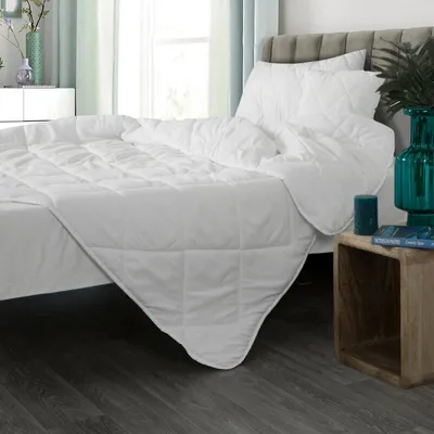 Produktbild von EUROFIRANY | Ganzjährige Bettdecke - Weiß - Pflegeleicht - BASIC - 160x200 cm