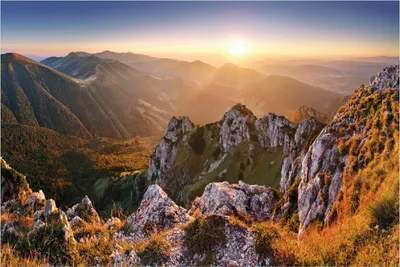 Produktbild von Wallario selbstklebendes Poster - Berglandschaft mit Sonnenuntergang in der Slowakei, Größe: 100 x 150 cm