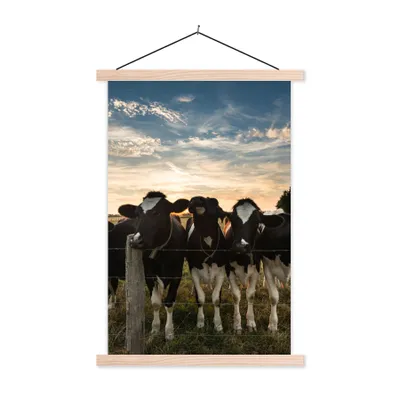Produktbild von MuchoWow® Textilposter Tiere - Kuh 60x90 cm mit holzfarbenen Rahmen - Textil
