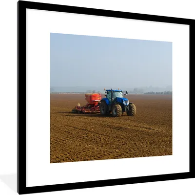 Produktbild von MuchoWow® Gerahmtes Poster Traktor - Blau - Nebel 40x40 cm - Poster mit Schwarzem Bilderrahmen Wandposter Rahmen Foto Bilder - Poster - Plakat im Rahmen