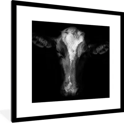 Produktbild von MuchoWow® Gerahmtes Poster Kuh - Tiere - Schwarz 40x40 cm - Poster mit Schwarzem Bilderrahmen Wandposter Rahmen Foto Bilder - Poster - Plakat im Rahmen
