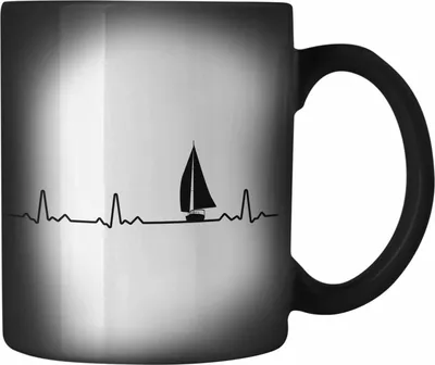Produktbild von Trendation - Kapitän Herzschlag Farbwechsel Zauber-Tasse Geschenk Käptn Lustiger Spruch Bootsfahrer Sportboot Herren Segler Segeln Motoboot Lustig (Schwarz)