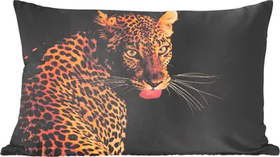 Produktbild von MuchoWow® Zierkissen Sofakissen Wohnzimmer Dekokissen 60x40 cm Leopard - Zunge - Nacht - Kopfkissen - Polster mit Foto