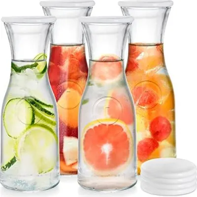 Produktbild von Lawei 4 Stück Wasserkaraffe Glas Wasserkrug 1Liter Wasserflasche Saftkaraffe Glas Glaskaraffen mit Deckel für Wasser Entsaft Eistee Getränke Wein