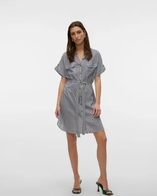 Image de Robe à rayures avec manches courtes et lien à la taille
