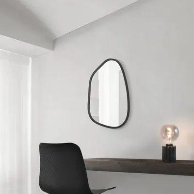 Produktbild von Wandspiegel 'Filiano' Schwarz, matt 80x58cm asymmetrisch