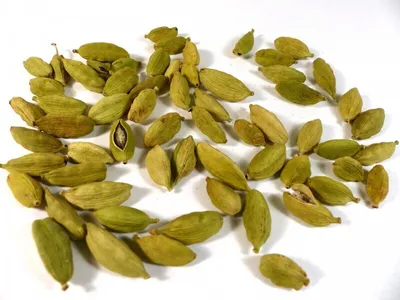 Produktbild von Kardamom ganz mit Schale Naturideen® 100g