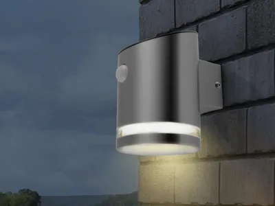 Produktbild von Smartwares Solar-Wandleuchte mit PIR-Sensor Silbern 5000.701
