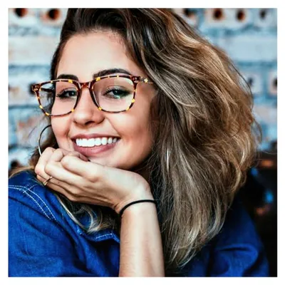 Produktbild von Quadratische Blaulichtbrille für Damen und Herren mit TR90 Rahmen gegen Kopfschmerzen und Müdigkeit