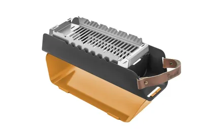 Image de The Favilla FUMO Barbecue mobile au charbon de bois - Barbecue compact 2 en 1 avec grille en acier inoxydable & support de brochettes -Pour le camping, le balcon & le pique-nique, sac de transport inclus