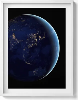 Produktbild von Der Globus im Weltraum– Wandbild mit Rahmen – Gerahmtes Bild  – Wanddekoration – 60x80 cm –  Weiß Rahmen