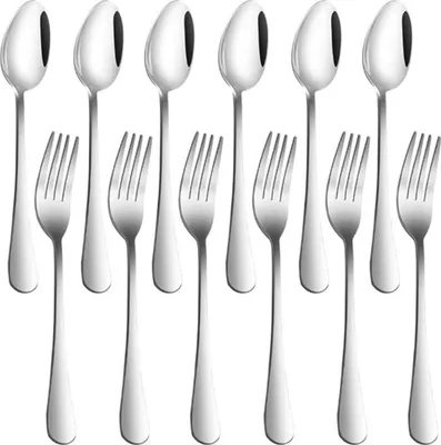 Produktbild von 12-teiliges Essbesteck-Set aus hochwertigem Edelstahl mit Gabeln und Löffeln – robust, silberfarben und für den täglichen Einsatz in Küche und Esszimmer konzipiert. Die langlebige 18/10-Edelstahl-Qualität macht das Besteck rost- und verschleißfest, spülmaschinenfest und besonders pflegeleicht. Ideal für 4 Personen, harmoniert die elegante silberne Oberfläche mit allen gängigen Geschirrserien und unterstreicht jedes Tischsetting. Praktisch, zeitlos und funktional – ein zuverlässiger Begleiter für Alltag, Gäs