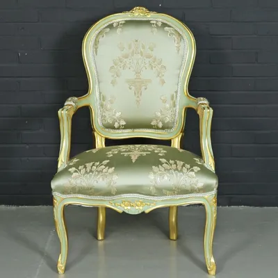 Produktbild von Casa Padrino Barock Salon Stuhl Medaillon Mod1 mit Armlehnen Hellgrün / Gold - Antikstil Stuhl - 67 x 68 x 98 cm