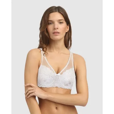 Imagen del producto de El sujetador de corte clásico 008H4, con detalles en microtul, ofrece sujeción y elegancia gracias a su diseño femenino