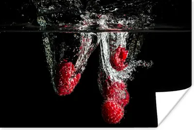 Produktbild von MuchoWow® Poster Himbeeren - Obst - Stilleben - Wasser - Schwarz - Rot 60x40 cm - Schlafzimmerdekoration