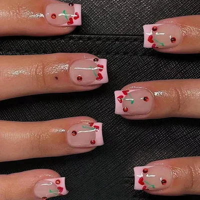 Image de 24 ongles artificiels carrés French Rosa Mignon Cerise Design